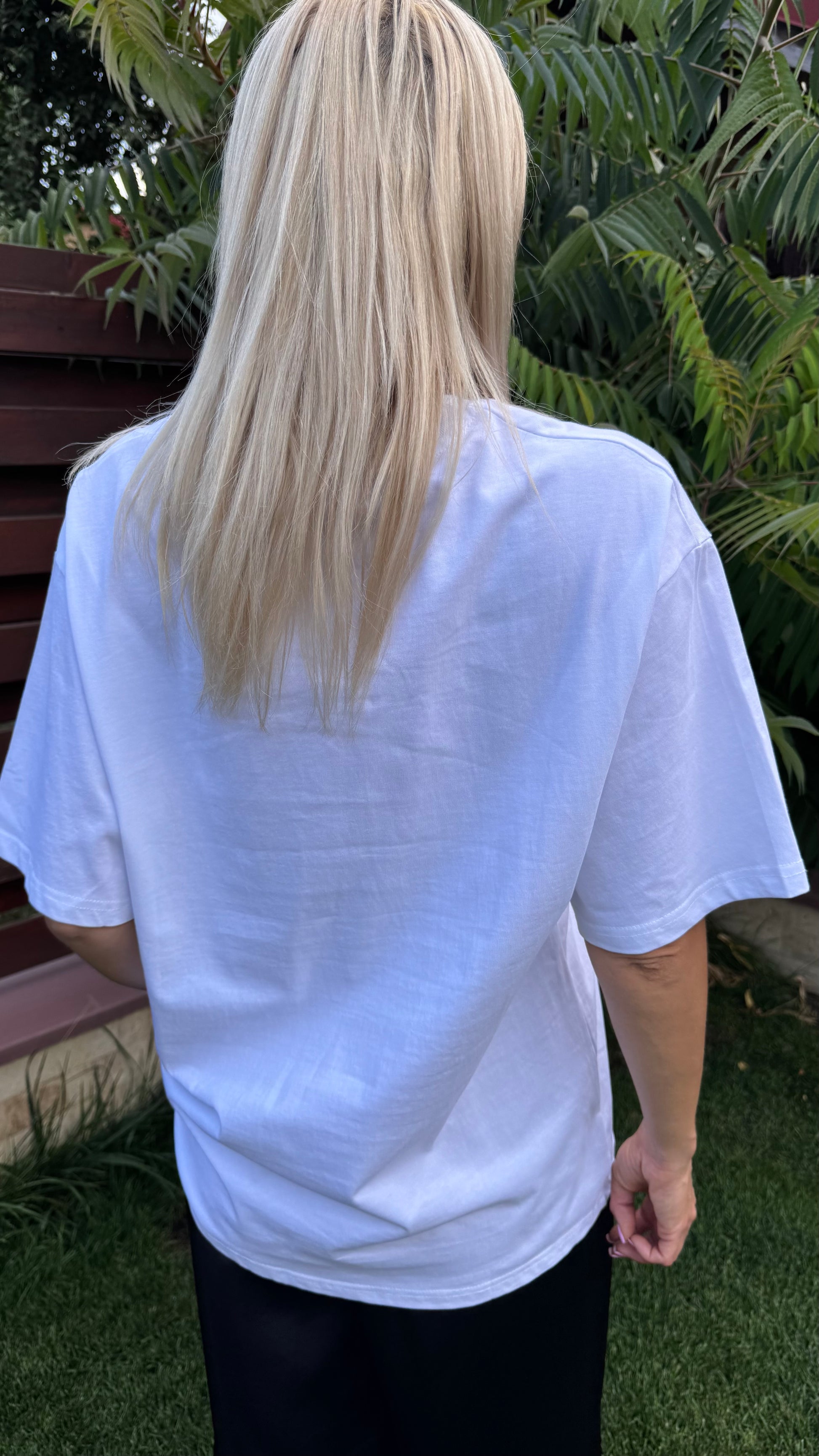 Tricou V